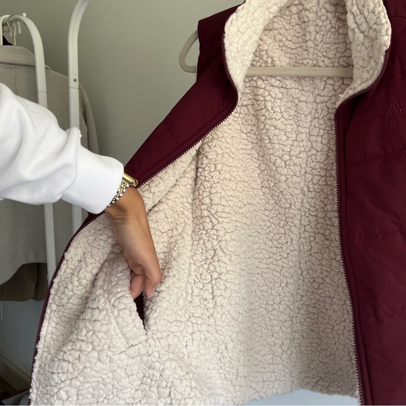 NWT North Face Fleece Vest - Picture 6 of 7